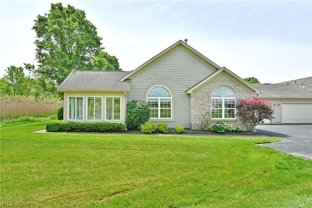 1103 Willow Brook Drive Ne Property Photo 2