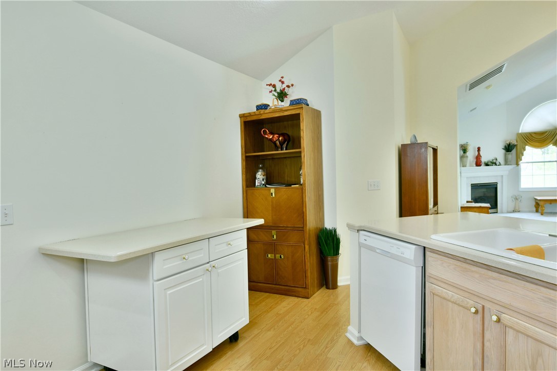 1103 Willow Brook Drive Ne Property Photo 18