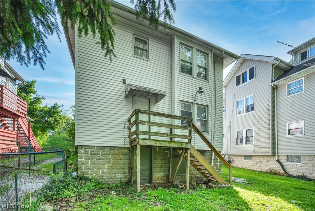 1282 Pondview Avenue Property Photo 6