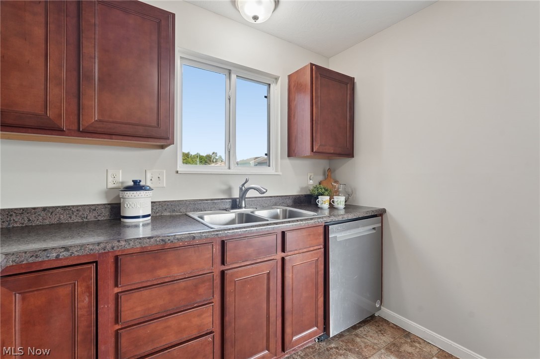 7557 Witch Hazel Drive Property Photo 14