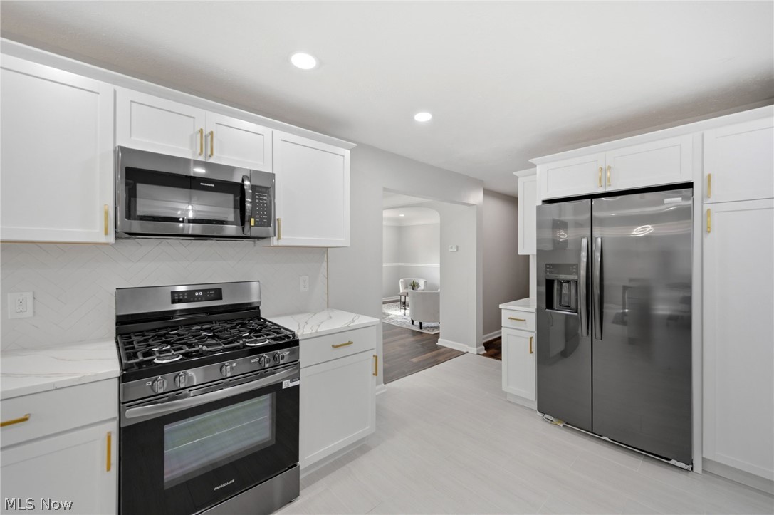 100 Lake Edge Drive Property Photo 12