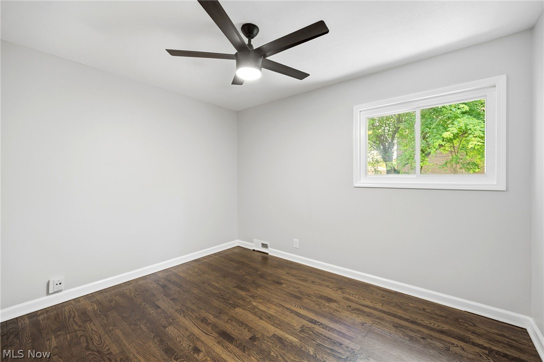 100 Lake Edge Drive Property Photo 18