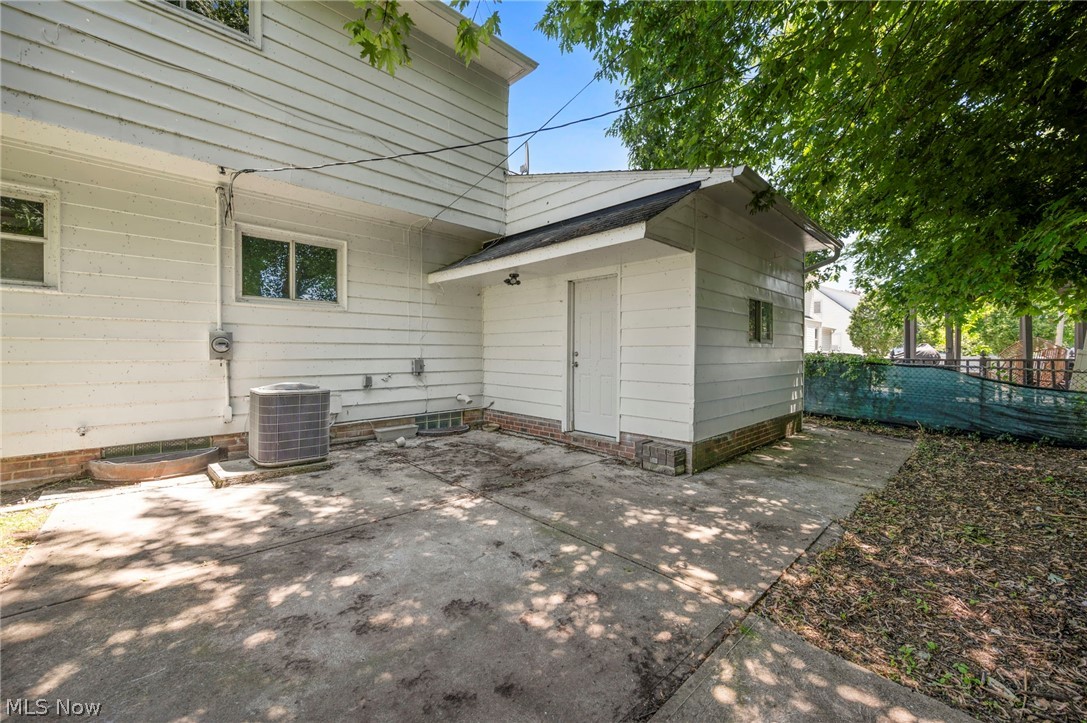 100 Lake Edge Drive Property Photo 34