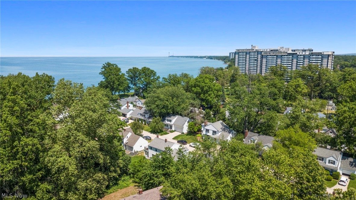 100 Lake Edge Drive Property Photo 38