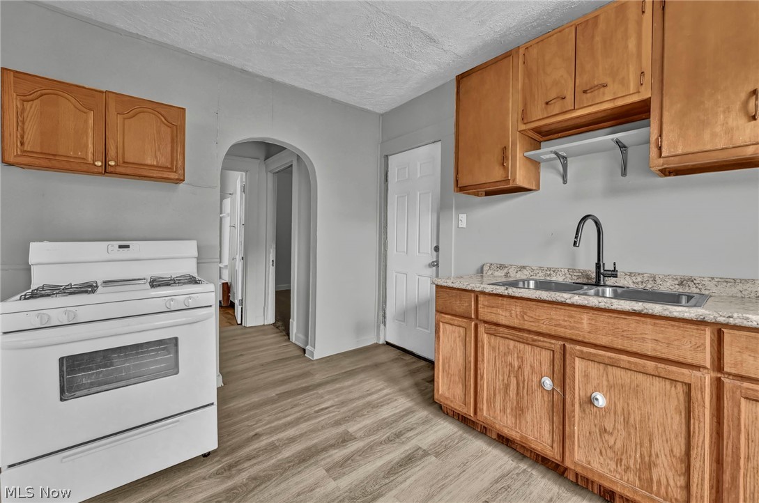 1011 E 140 Property Photo 4
