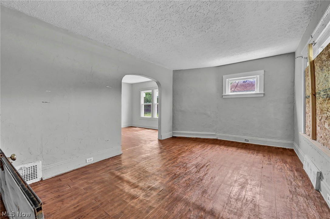 1011 E 140 Property Photo 11