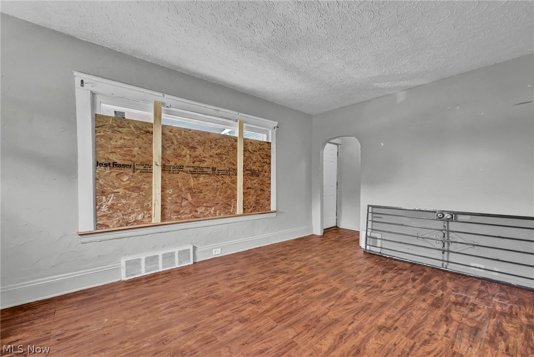 1011 E 140 Property Photo 14