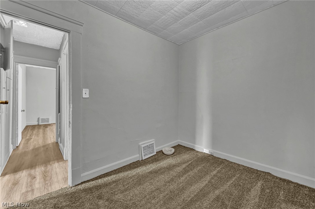 1011 E 140 Property Photo 17