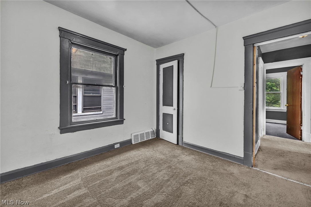 1011 E 140 Property Photo 33