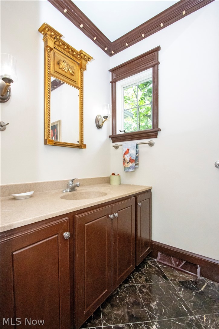 330 N Countryside Drive Property Photo 13