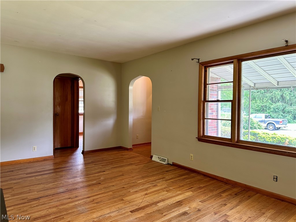 5004 Dunsmore Avenue Property Photo 5