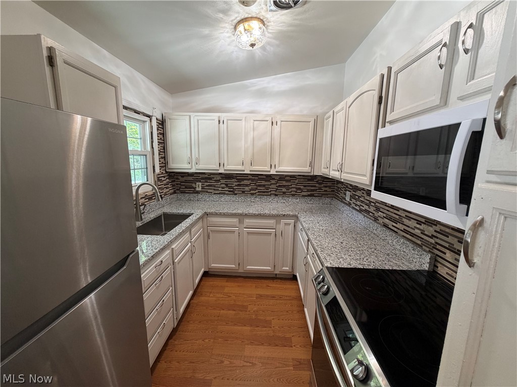 1599 Herkender Avenue Property Photo 7