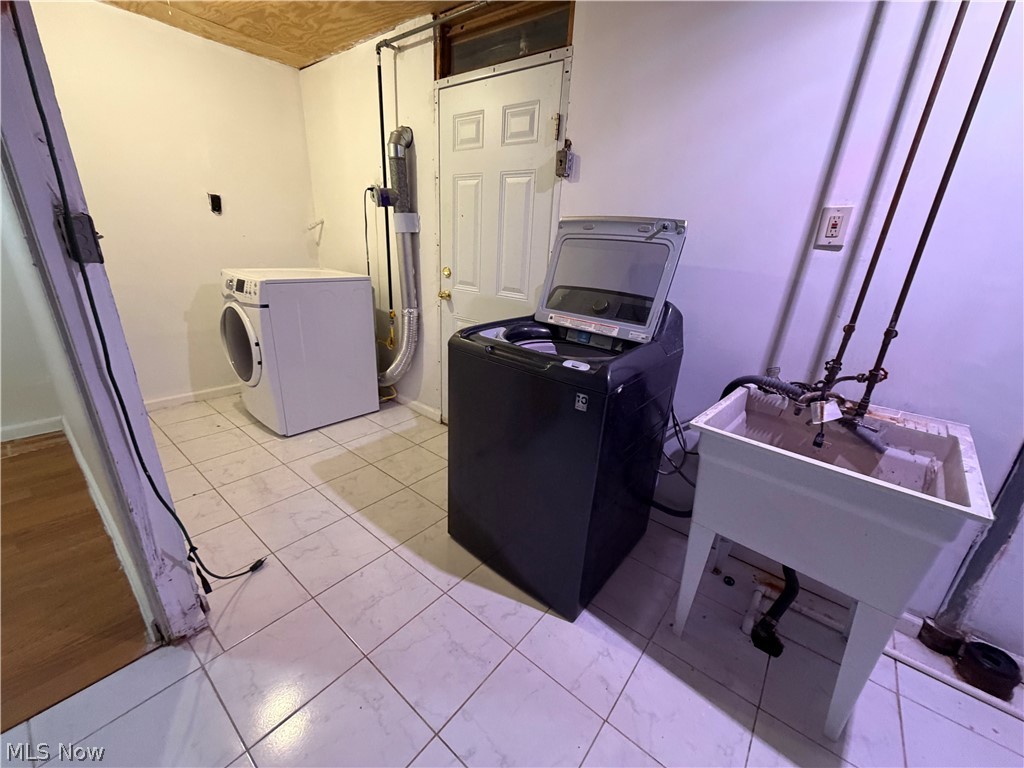1599 Herkender Avenue Property Photo 11