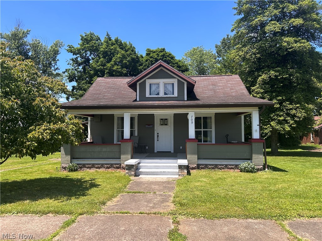 709 2nd Street Property Photo 1