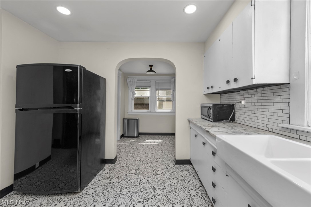 15242 Lake Shore Boulevard Property Photo 4