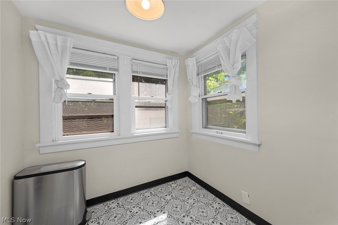 15242 Lake Shore Boulevard Property Photo 5