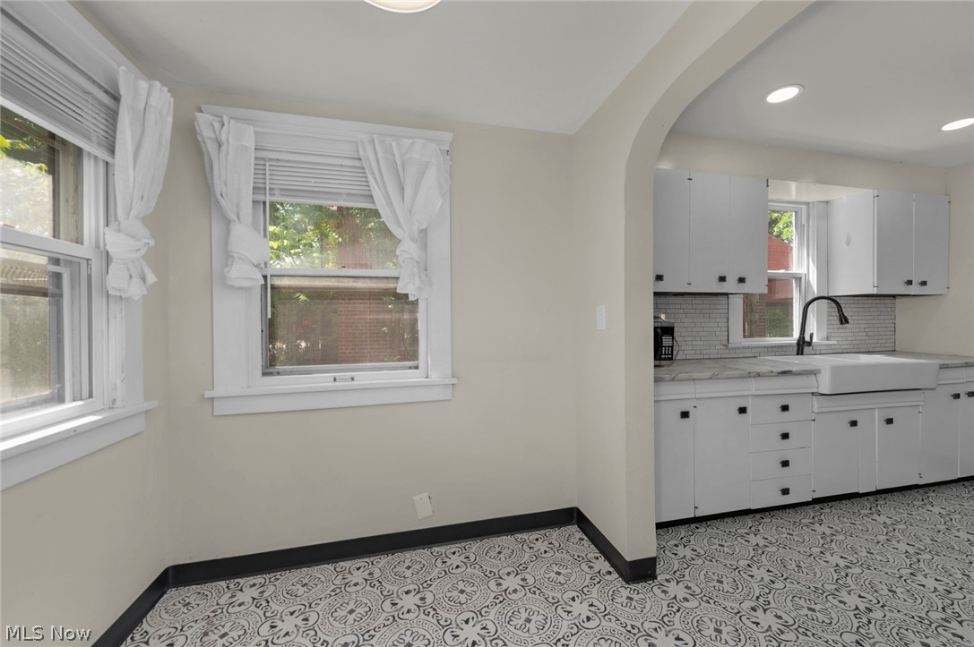 15242 Lake Shore Boulevard Property Photo 6