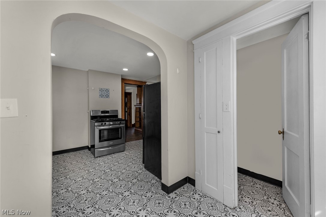 15242 Lake Shore Boulevard Property Photo 7