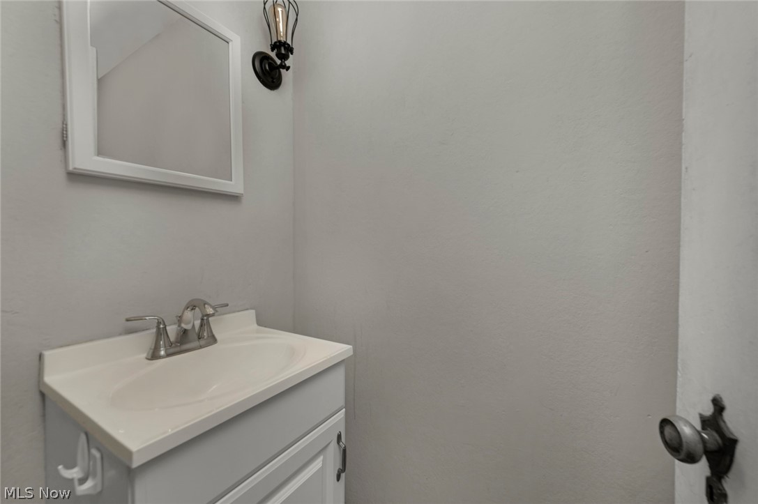 15242 Lake Shore Boulevard Property Photo 8