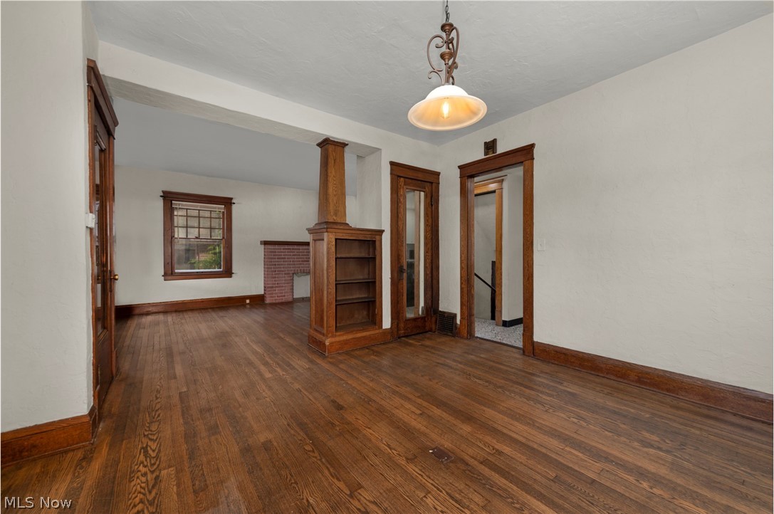 15242 Lake Shore Boulevard Property Photo 11