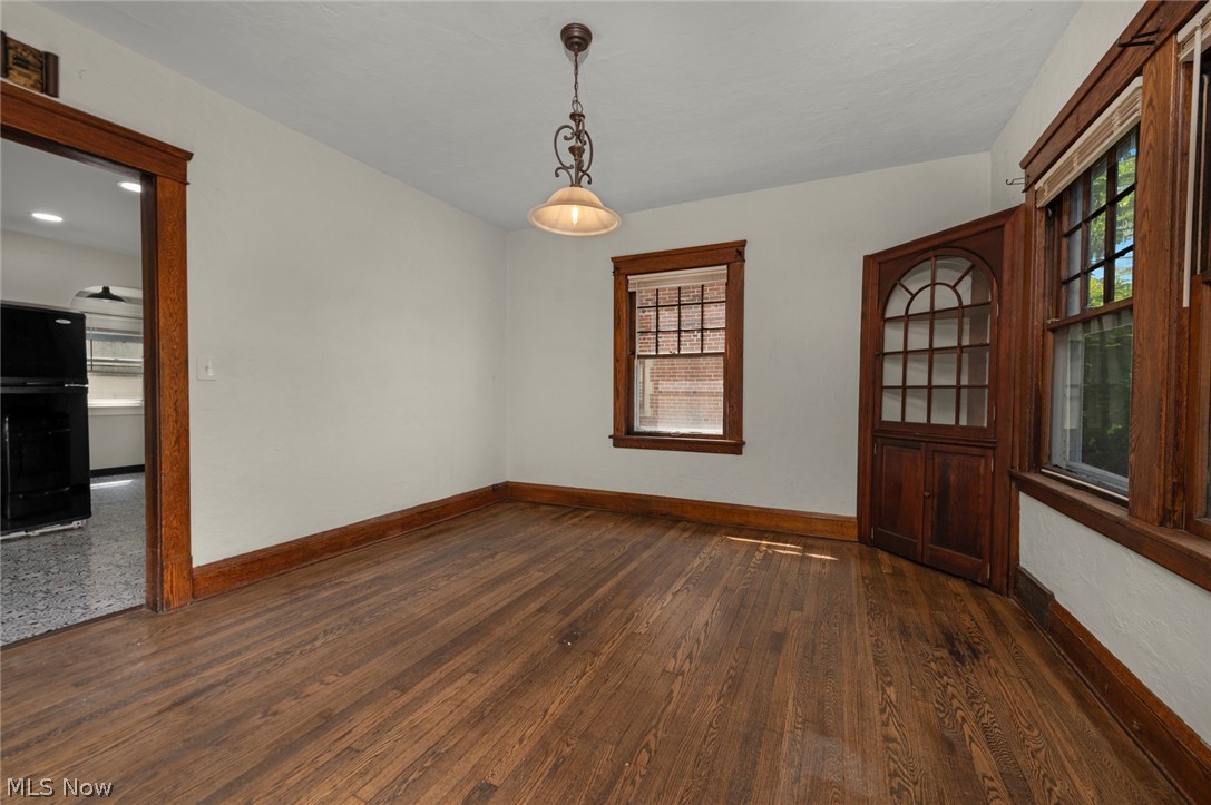 15242 Lake Shore Boulevard Property Photo 12