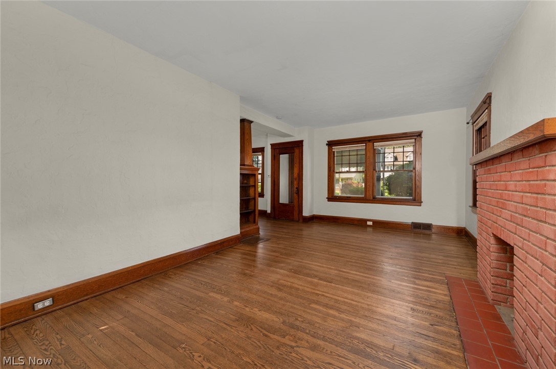 15242 Lake Shore Boulevard Property Photo 16