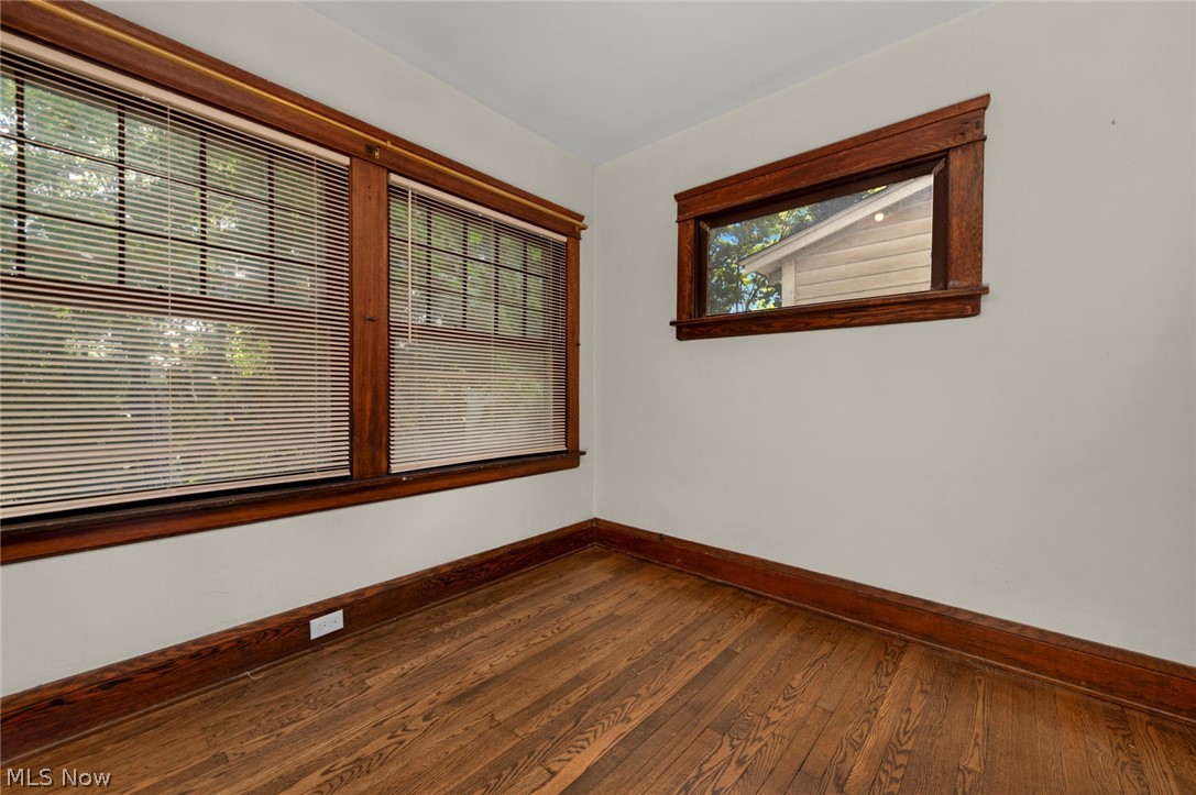 15242 Lake Shore Boulevard Property Photo 19
