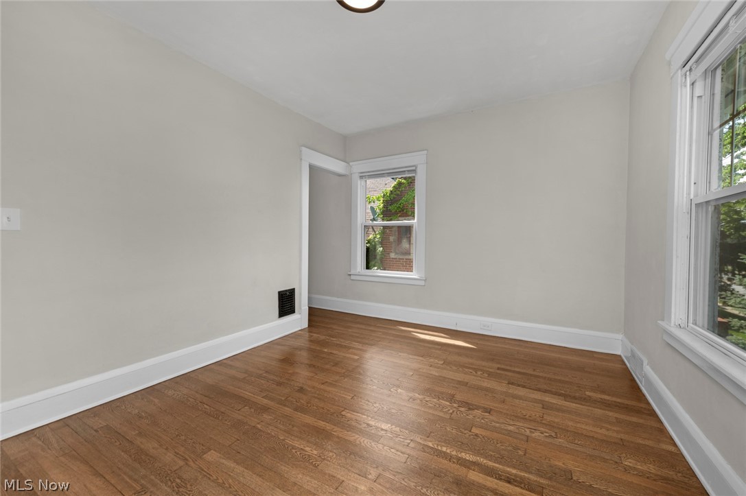 15242 Lake Shore Boulevard Property Photo 27