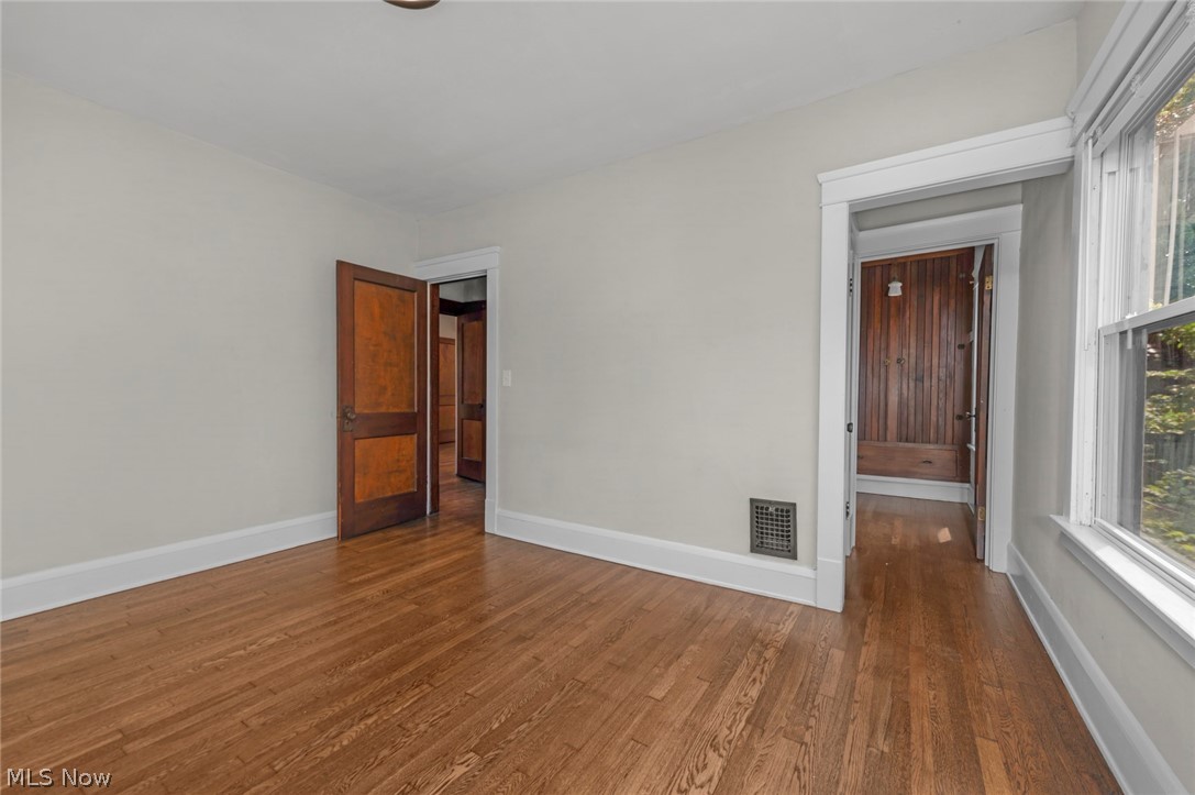 15242 Lake Shore Boulevard Property Photo 28
