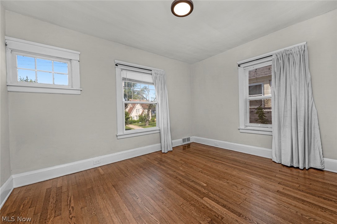 15242 Lake Shore Boulevard Property Photo 29