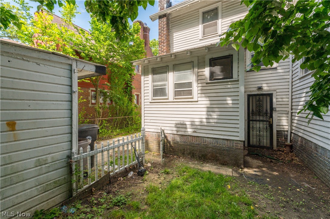 15242 Lake Shore Boulevard Property Photo 37