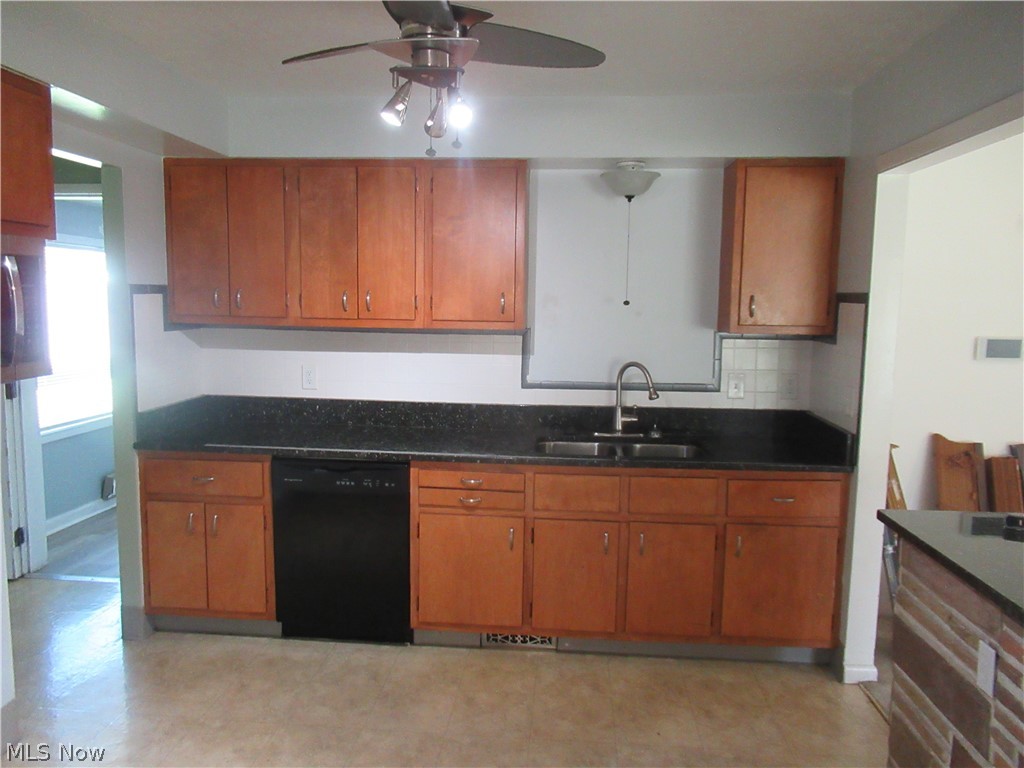 6033 Randy Road Property Photo 9