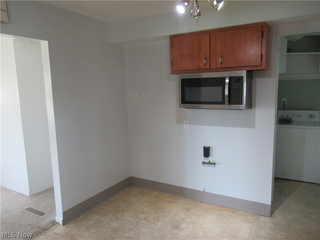 6033 Randy Road Property Photo 10