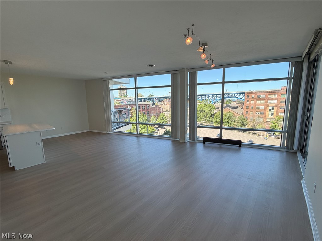 1237 Washington Avenue 809 Property Photo 3