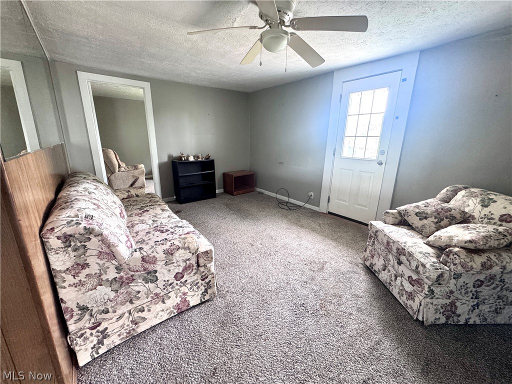 887-889 Colony Drive Property Photo 24