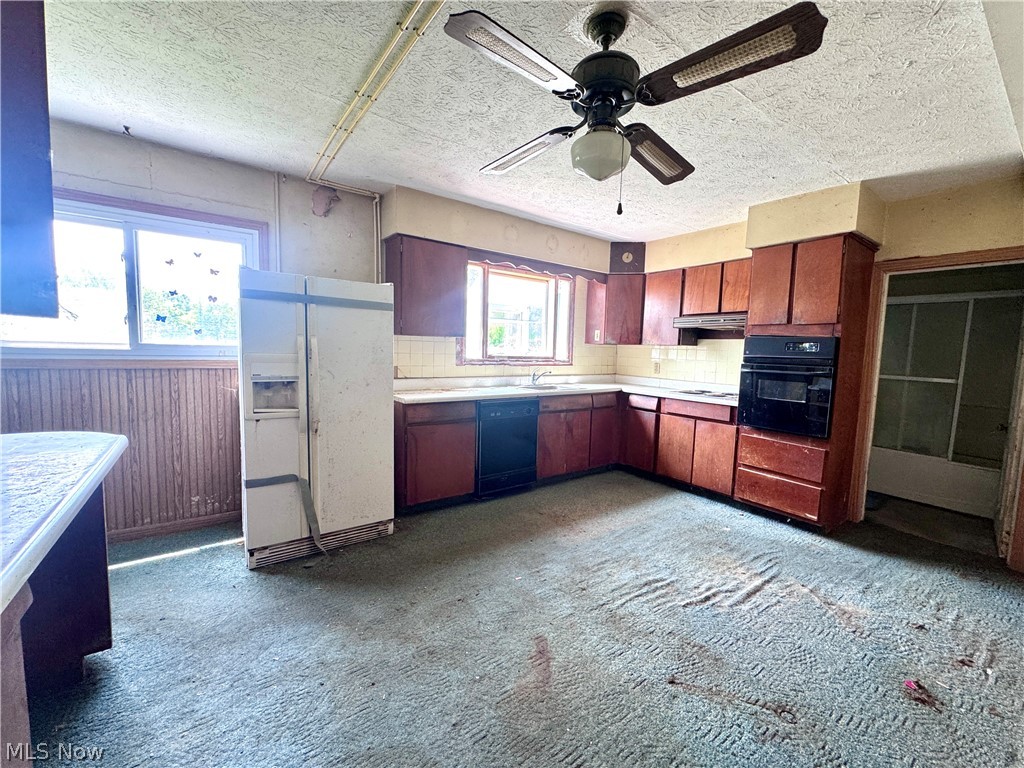 887-889 Colony Drive Property Photo 30
