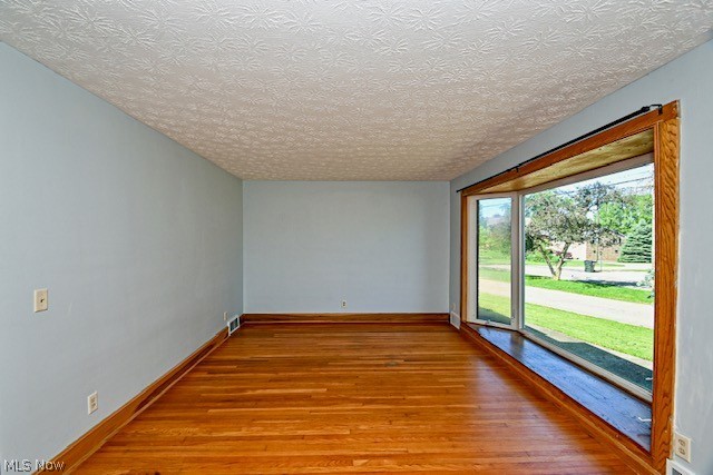 5011 W Boulevard Nw Property Photo 6