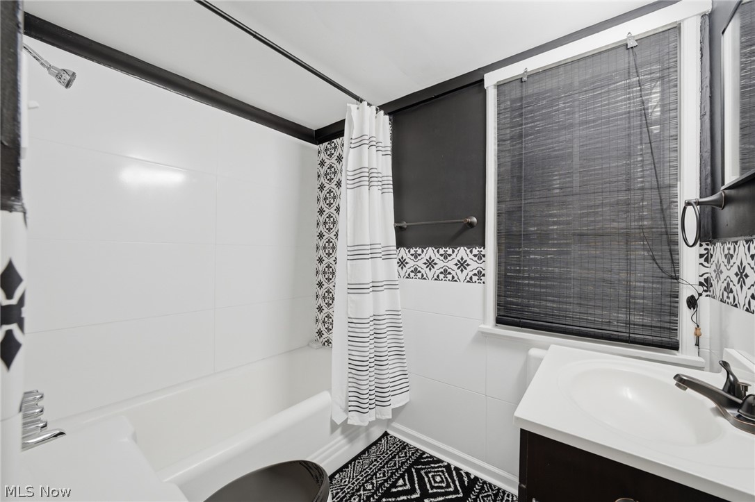 13500 Shaker Boulevard 203 Property Photo 6