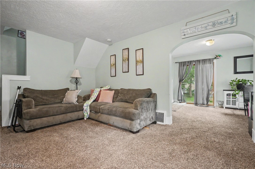 811 E Crosier Street Property Photo 10