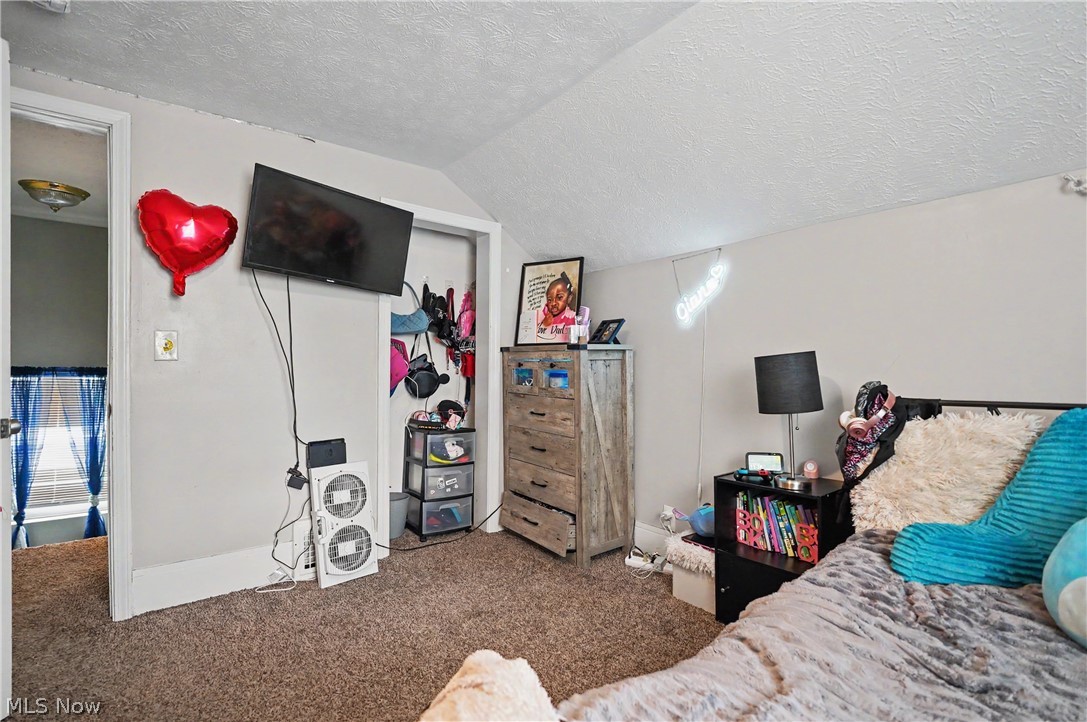 811 E Crosier Street Property Photo 15