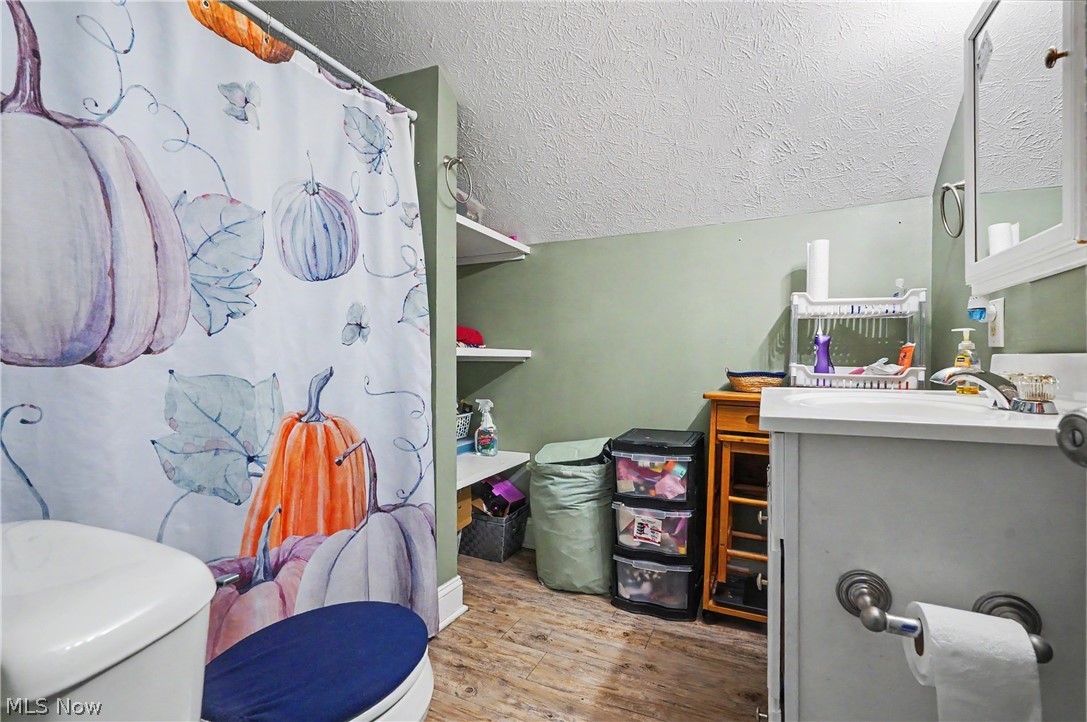 811 E Crosier Street Property Photo 16