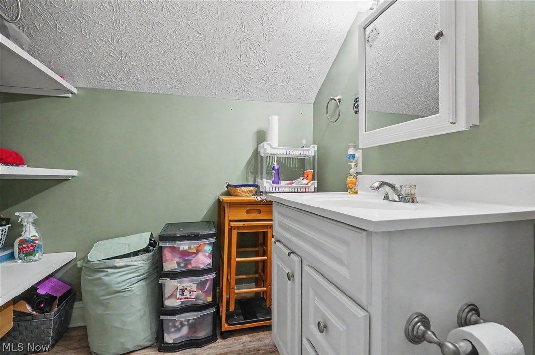 811 E Crosier Street Property Photo 17