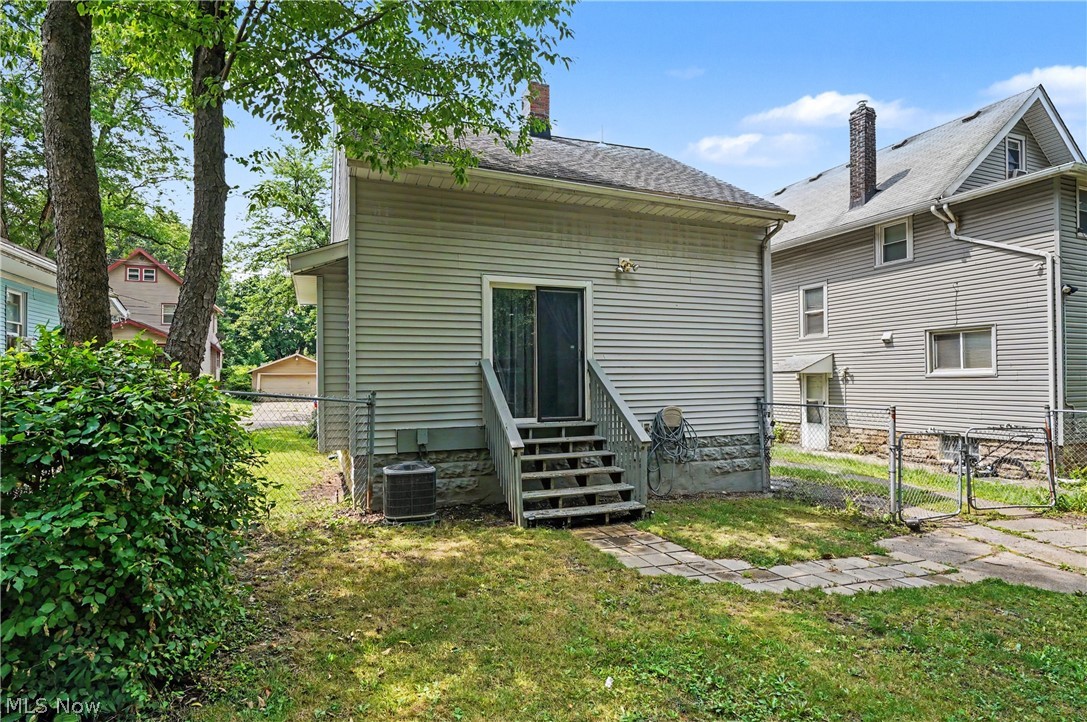 811 E Crosier Street Property Photo 22
