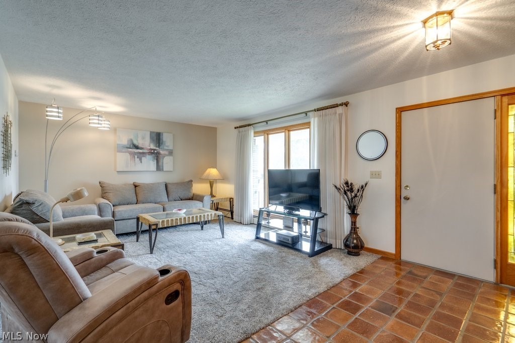 317 E Linwood Avenue Property Photo 6