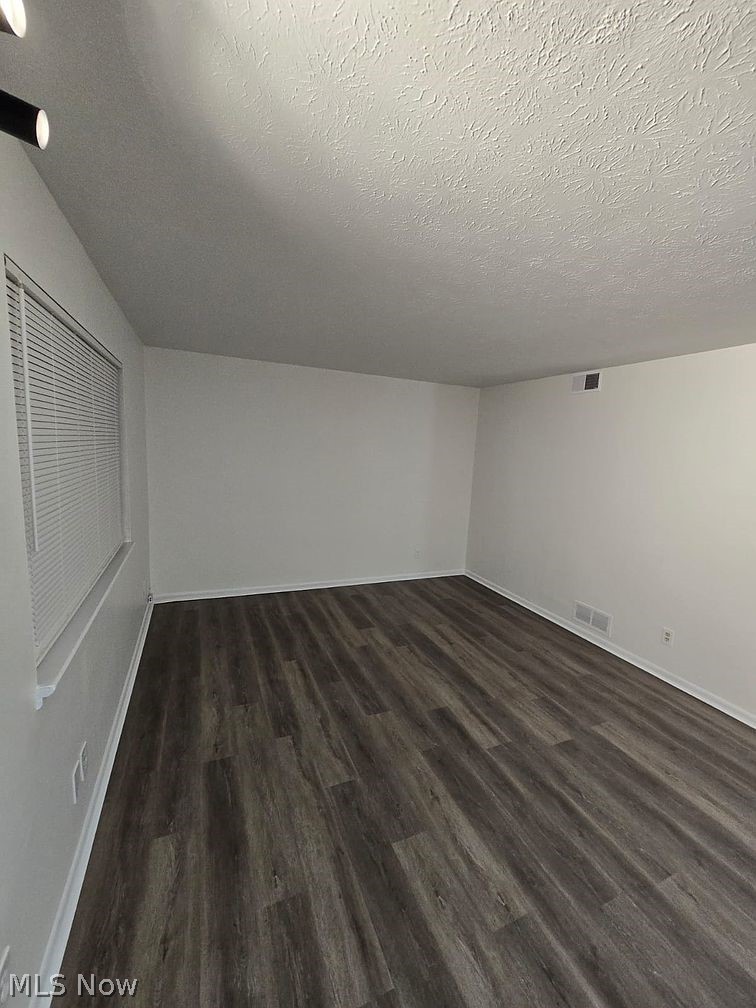 1921 Preston Avenue Property Photo 9