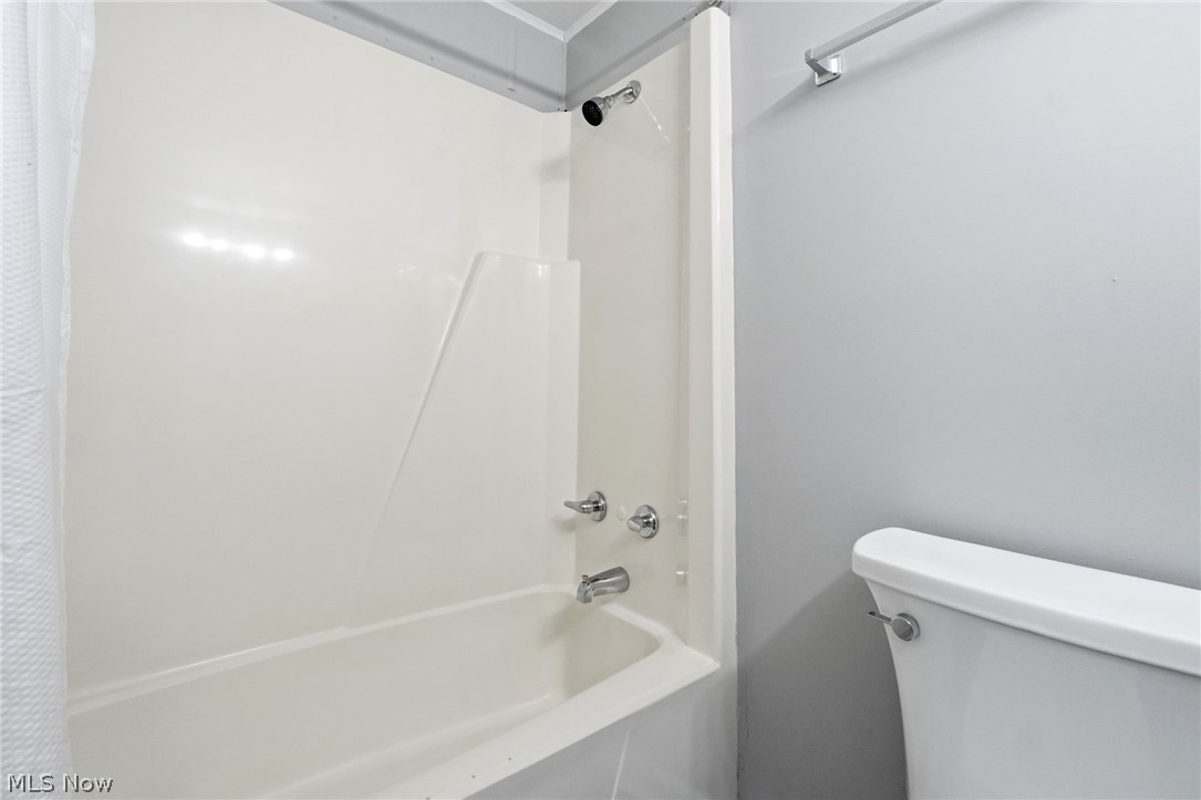 490 Arabian Court Property Photo 27