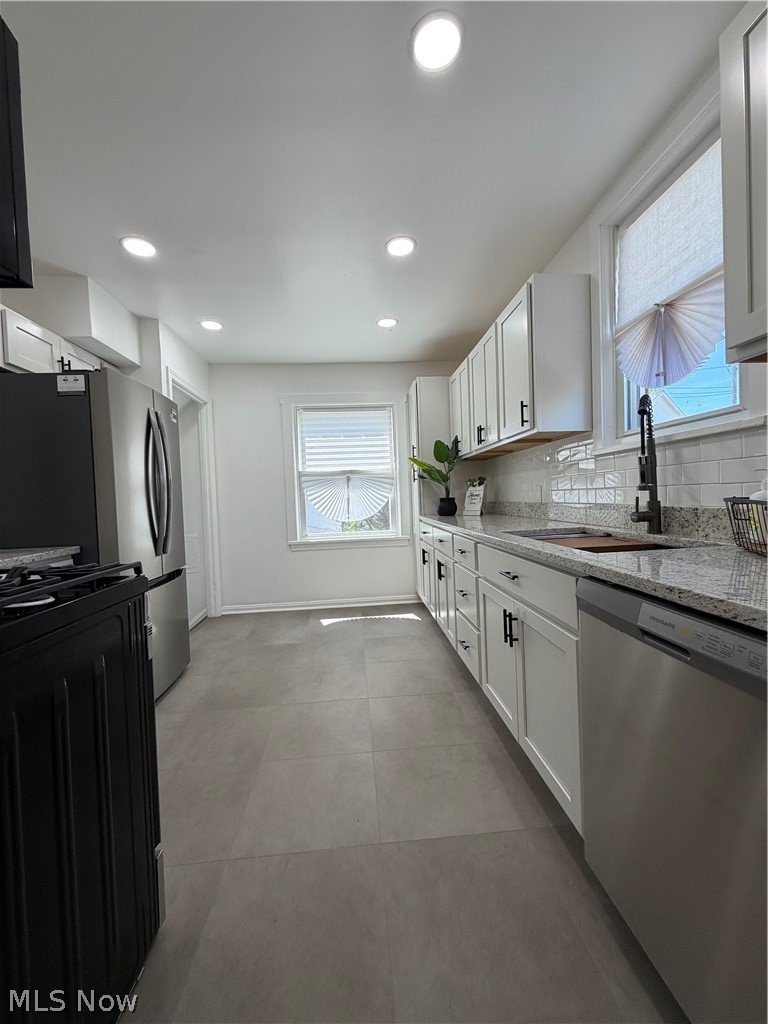 230 E 211th Street Property Photo 11