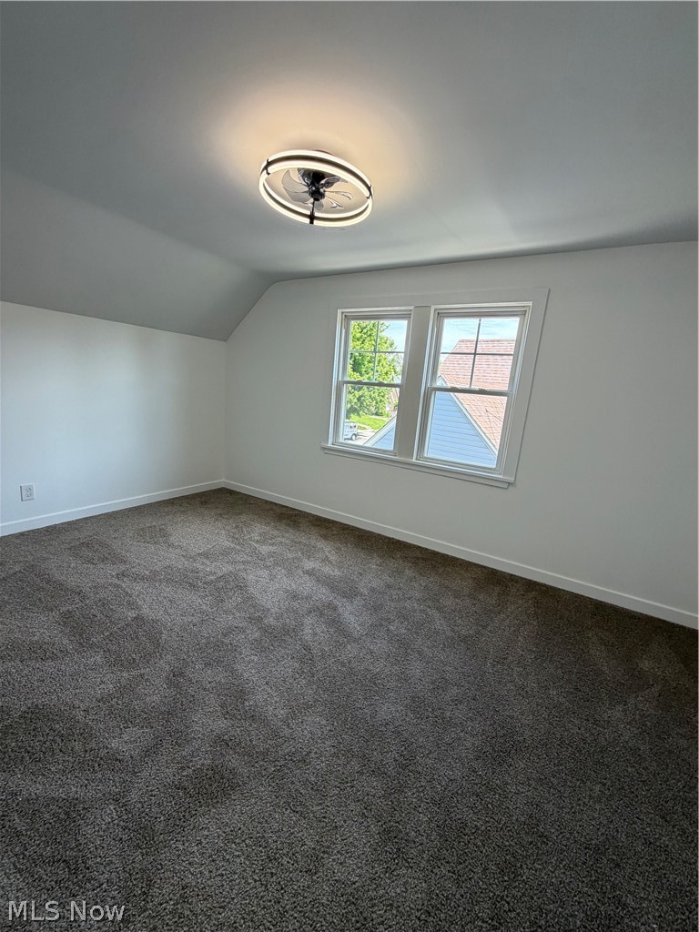 230 E 211th Street Property Photo 37