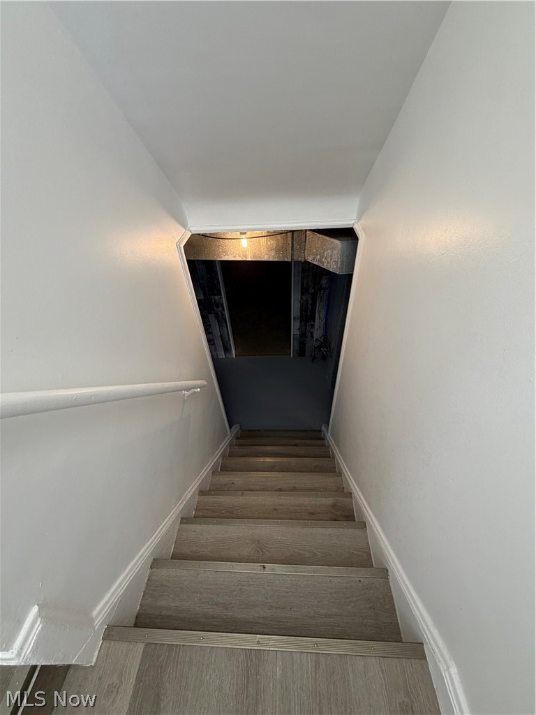 230 E 211th Street Property Photo 40