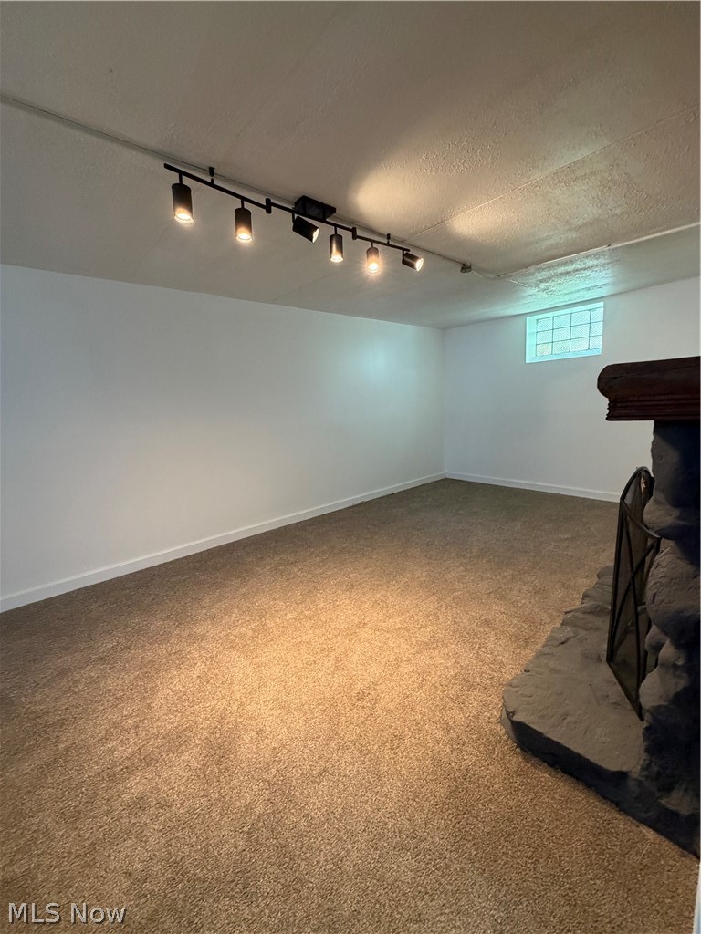 230 E 211th Street Property Photo 41